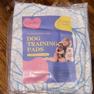 Qeils Reusable/Washable Dog Training Mats 30”x 34”.   NEW